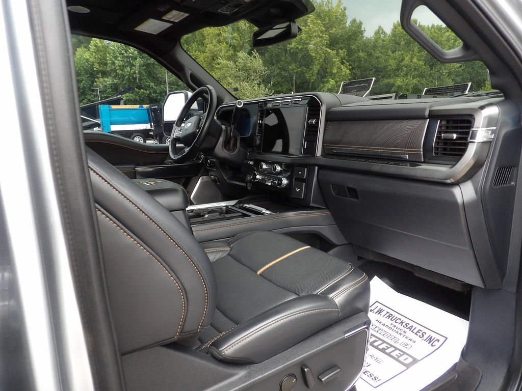 Used 2023 Ford F250 Platinum w/ Tremor Off-Road Package AWD/4WD image 44