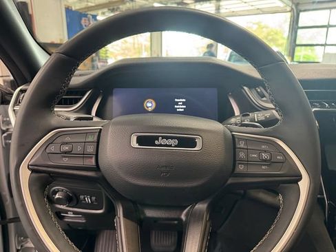 Used 2023 Jeep Grand Cherokee L Laredo AWD/4WD image 23