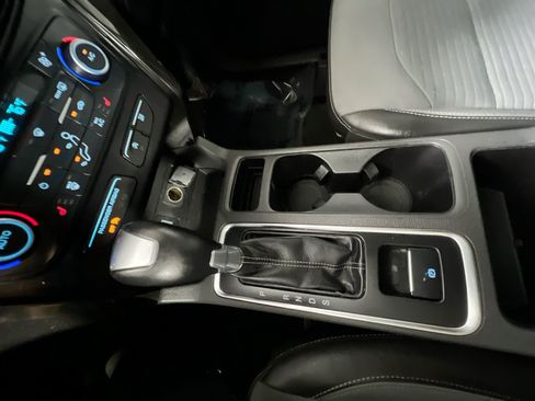 Used 2018 Ford Escape SE w/ SE Sport Appearance Package FWD image 24