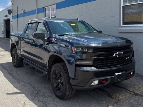 Used 2020 Chevrolet Silverado 1500 LT Trail Boss AWD/4WD image 3