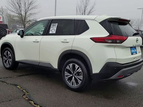 Used 2023 Nissan Rogue SV image 6