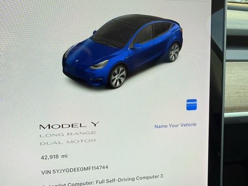Used 2021 Tesla Model Y Long Range image 8