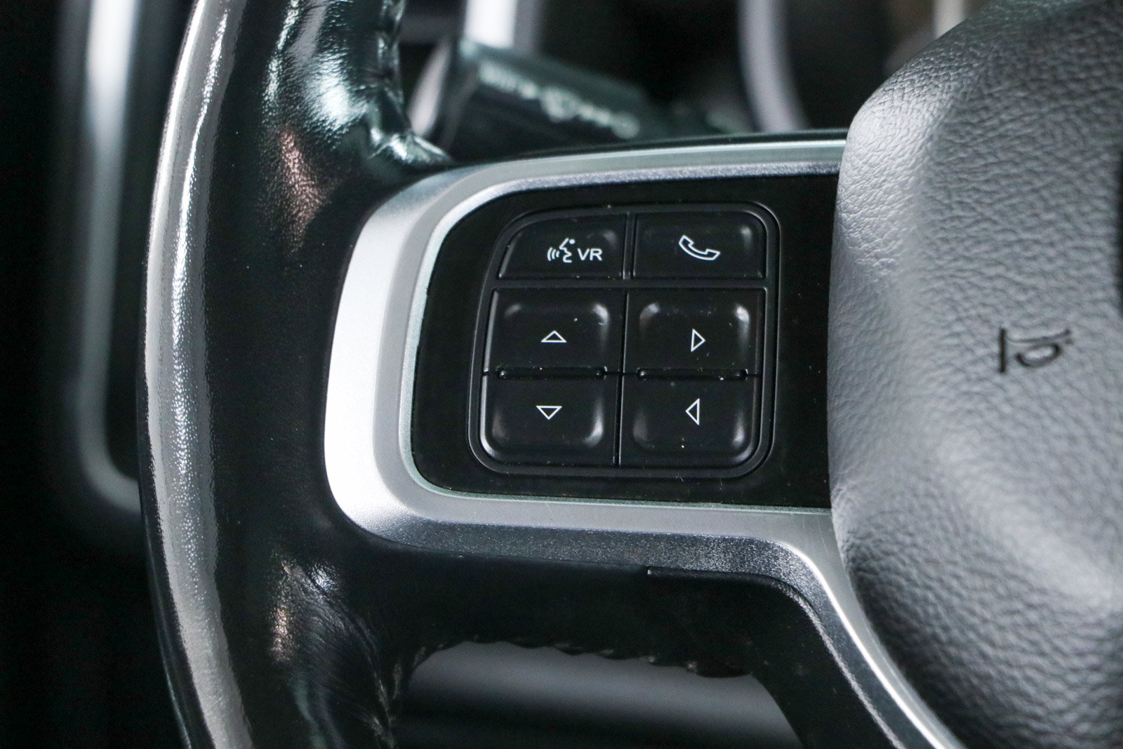 Used 2020 RAM 2500 Laramie AWD/4WD image 13