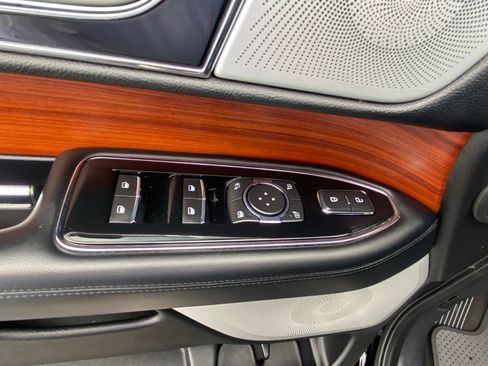 Used 2018 Lincoln Navigator Reserve w/ Technology Package AWD/4WD image 11
