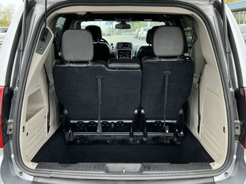 Used 2019 Dodge Grand Caravan SXT FWD image 30