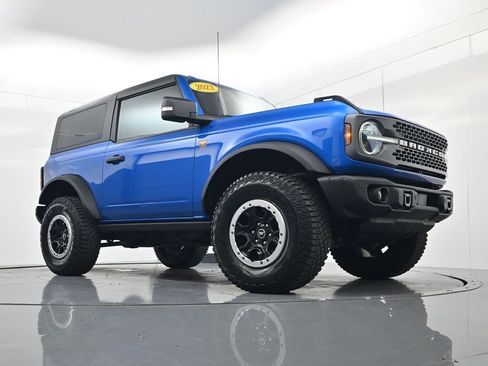 Used 2023 Ford Bronco Badlands w/ Sasquatch Package AWD/4WD image 47