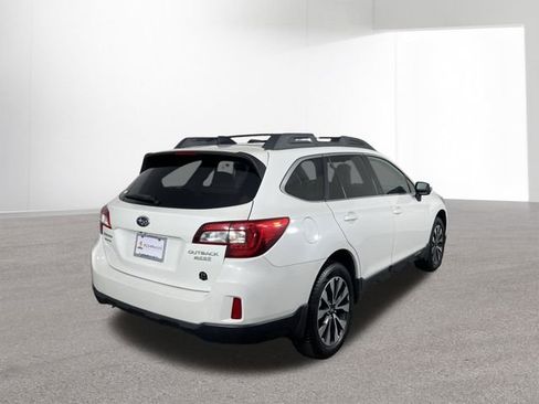 Used 2016 Subaru Outback 2.5i Limited AWD/4WD image 13