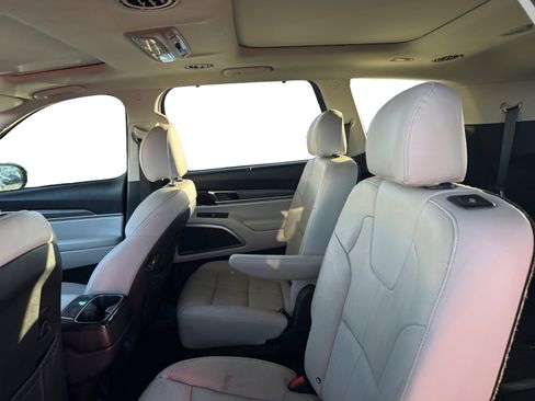 Used 2021 Kia Telluride SX image 11