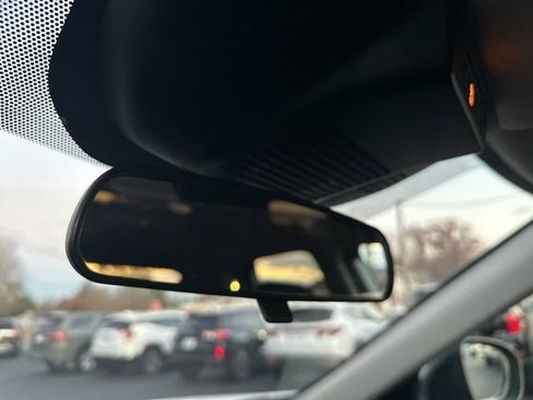 Used 2023 Nissan Rogue S image 18