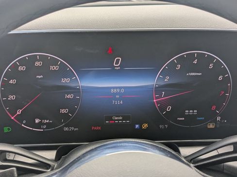Used 2025 Mercedes-Benz GLC 300 4MATIC image 13