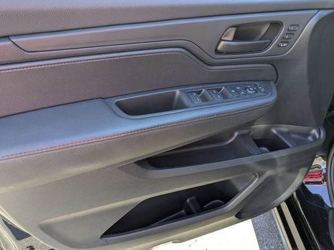 Used 2025 Honda Odyssey Sport-L image 15