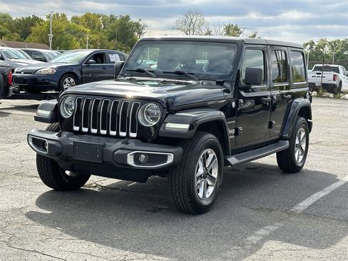 Used 2018 Jeep Wrangler Unlimited Sahara image 7