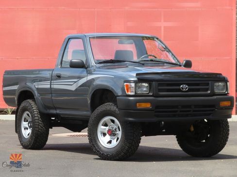Used 1992 Toyota Pickup Deluxe AWD/4WD image 1