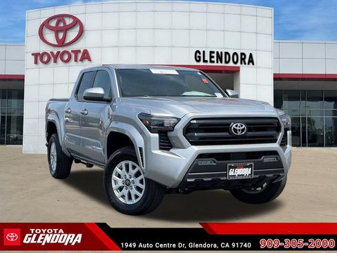 Certified 2025 Toyota Tacoma SR5 AWD/4WD image 2