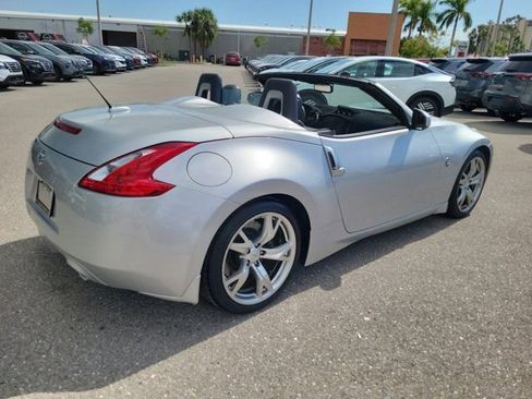 Used 2011 Nissan 370Z Touring w/ Sport Pkg image 4