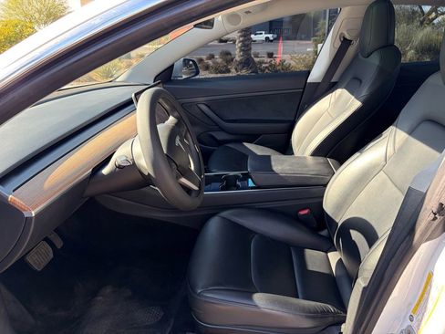 Used 2020 Tesla Model 3 Standard Range image 8