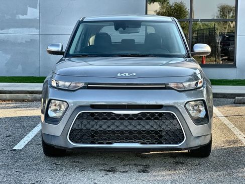 Used 2022 Kia Soul LX w/ Technology Package image 12
