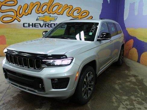 Used 2021 Jeep Grand Cherokee L Overland w/ Advanced Protech Group III image 4