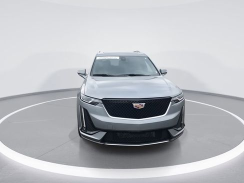 Used 2024 Cadillac XT6 Sport image 3