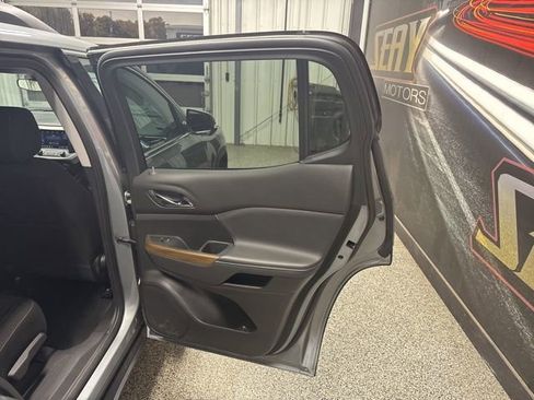 Used 2023 GMC Acadia SLE w/ Driver Convenience Package AWD/4WD image 24