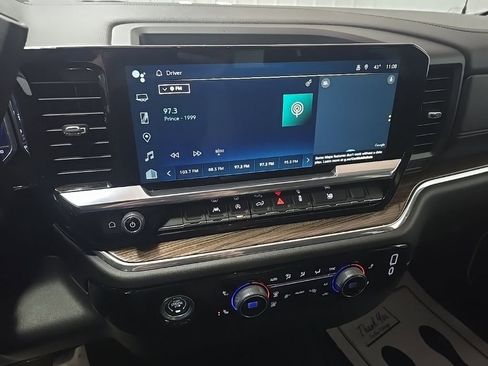 Used 2024 Chevrolet Silverado 1500 LT image 24