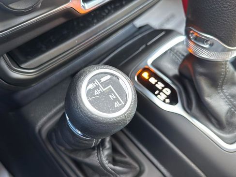 New 2025 Jeep Gladiator Sport image 18