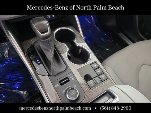 Used 2024 Toyota Highlander Limited AWD/4WD image 24