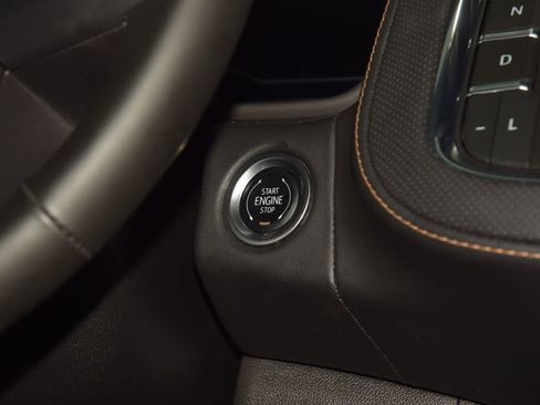 Used 2024 GMC Yukon AT4 AWD/4WD image 36