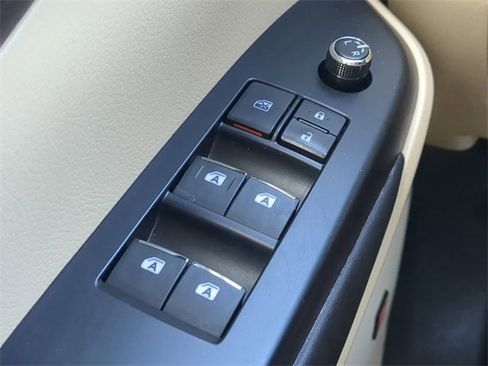 Used 2016 Toyota Highlander Limited image 23