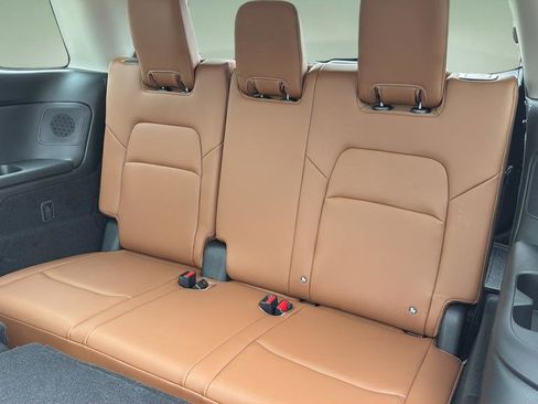 New 2026 Nissan Pathfinder Platinum AWD/4WD image 15