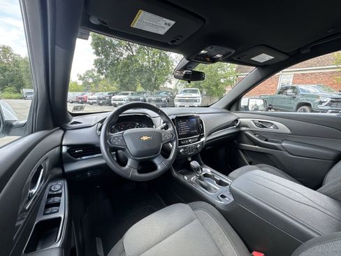 Used 2022 Chevrolet Traverse LT w/ LPO, Floor Liner Package image 10