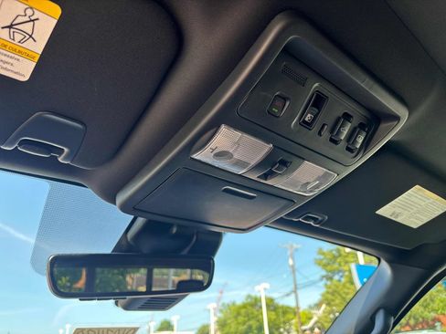 Used 2024 Nissan Titan PRO-4X w/ Pro-4x Convenience Package AWD/4WD image 19