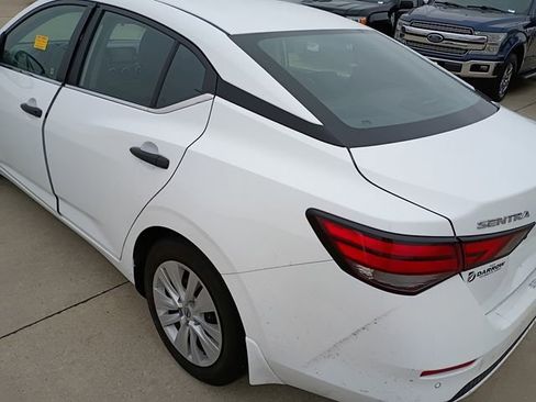 Used 2025 Nissan Sentra S image 2