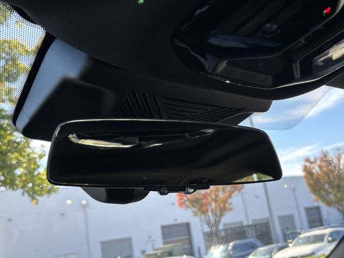 Used 2025 BMW 530i xDrive w/ Premium Package AWD/4WD image 27