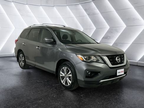 Used 2020 Nissan Pathfinder SV FWD image 1