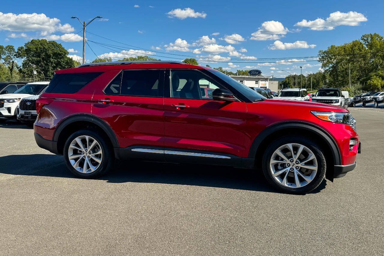 Used 2023 Ford Explorer Platinum w/ Technology Package AWD/4WD image 2