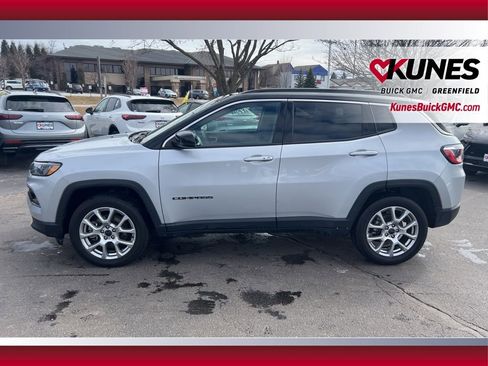Used 2025 Jeep Compass Limited image 10
