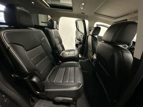 Used 2023 GMC Acadia Denali w/ Denali Ultimate Package image 27