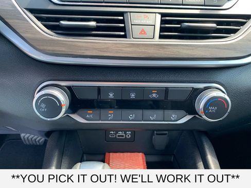 Used 2025 Nissan Altima 2.5 SV FWD image 20
