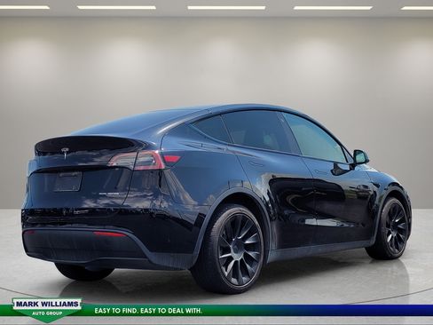 Used 2023 Tesla Model Y Long Range AWD/4WD image 4