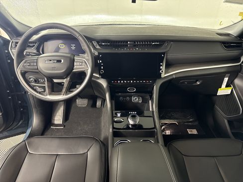 New 2026 Jeep Grand Cherokee Limited image 15