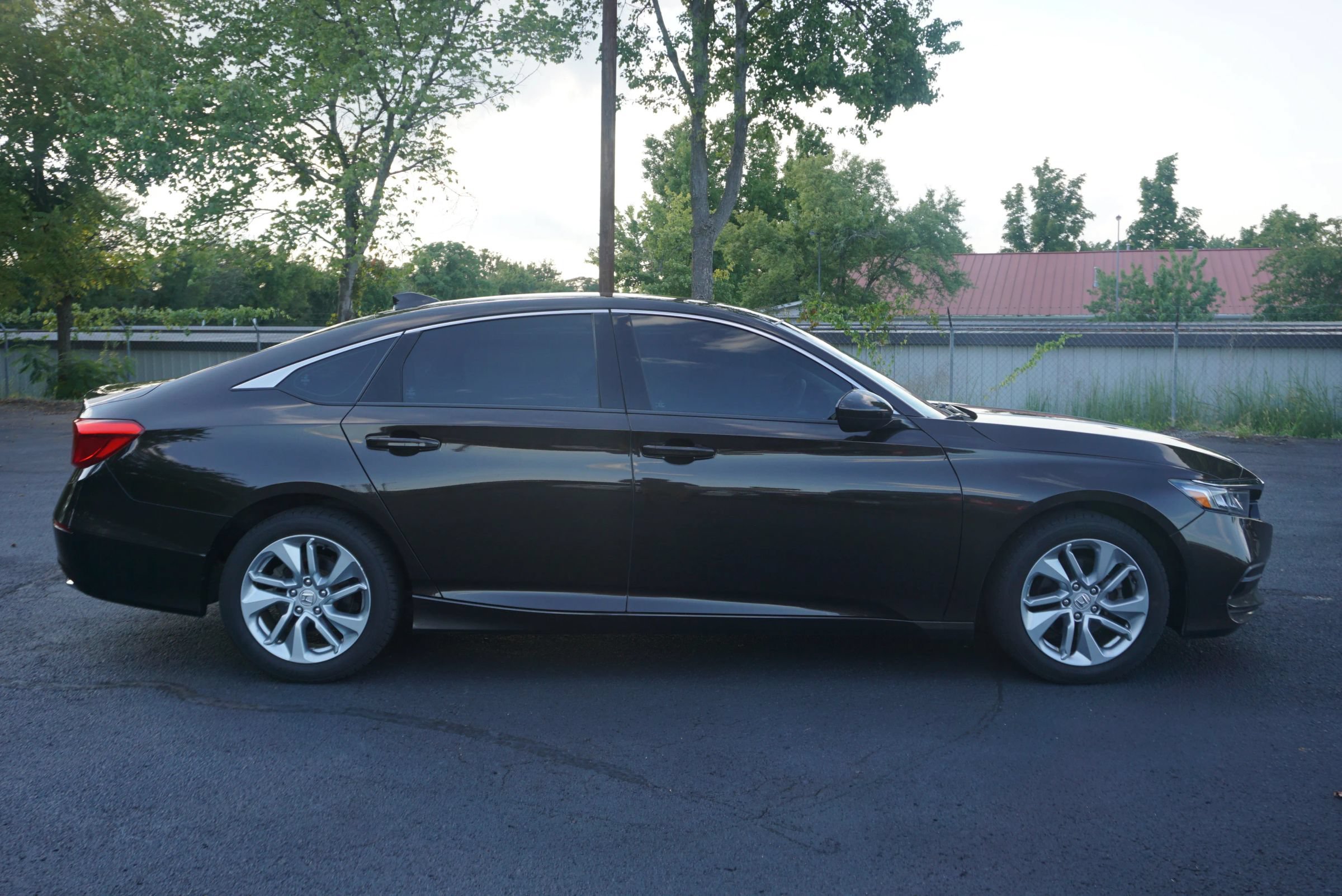 Used 2018 Honda Accord LX image 4