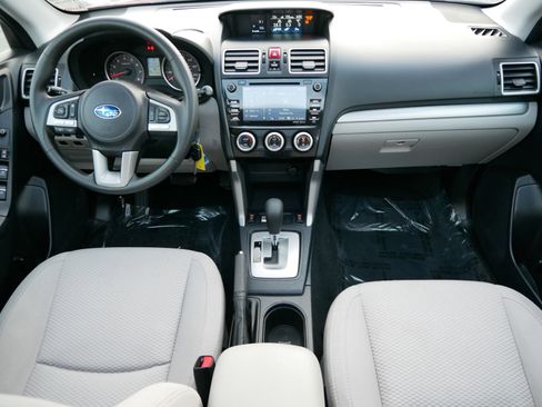 Used 2018 Subaru Forester 2.5i Premium w/ All-Weather Package image 10