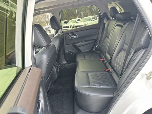 Used 2023 Nissan Rogue Platinum w/ Platinum Premium Package image 31