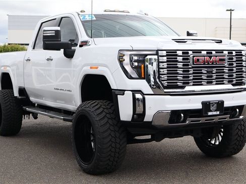 Used 2025 GMC Sierra 3500 Denali w/ Denali Reserve Package AWD/4WD image 8