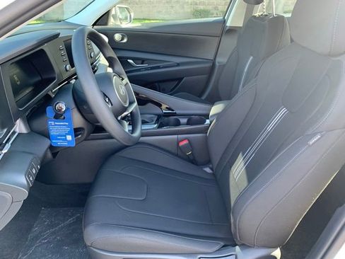 New 2026 Hyundai Elantra Blue image 10