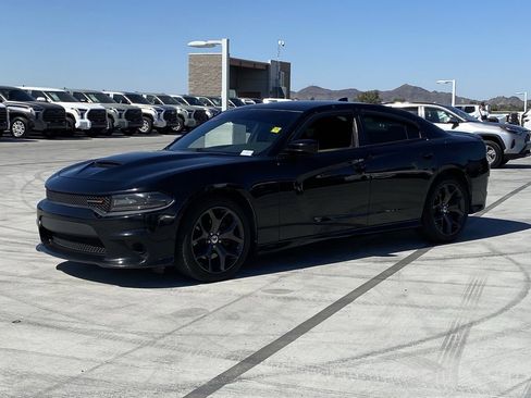 Used 2018 Dodge Charger SXT Plus w/ Navigation & Travel Group image 5