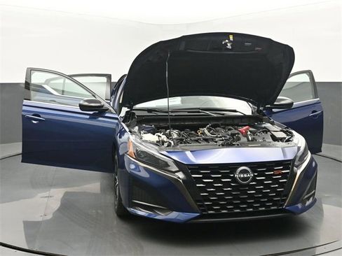 Used 2023 Nissan Altima 2.5 SR image 54
