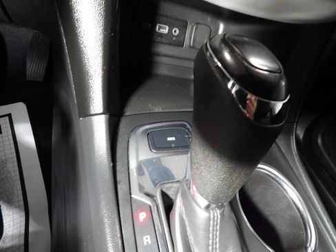 Used 2021 Chevrolet Equinox LT AWD/4WD image 14