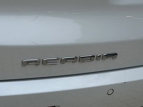 Certified 2023 GMC Acadia Denali w/ Denali Ultimate Package FWD image 9